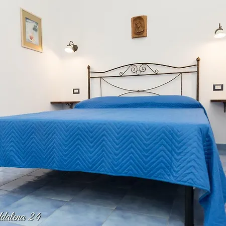Maddalena 24 House Апартаменты *