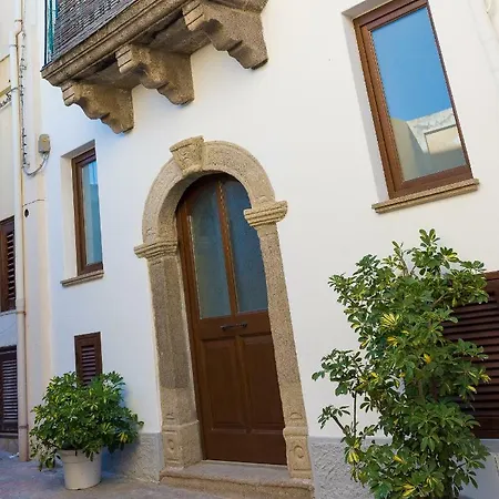 Maddalena 24 House *