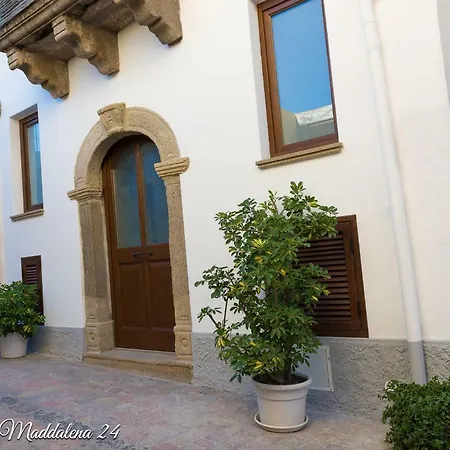 Maddalena 24 House شقة *